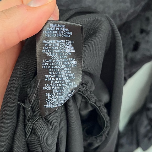 WAYF Black Crushed Velvet Long Sleeve Ruched Sides Dress Size Large NWT - Picture 9 of 10